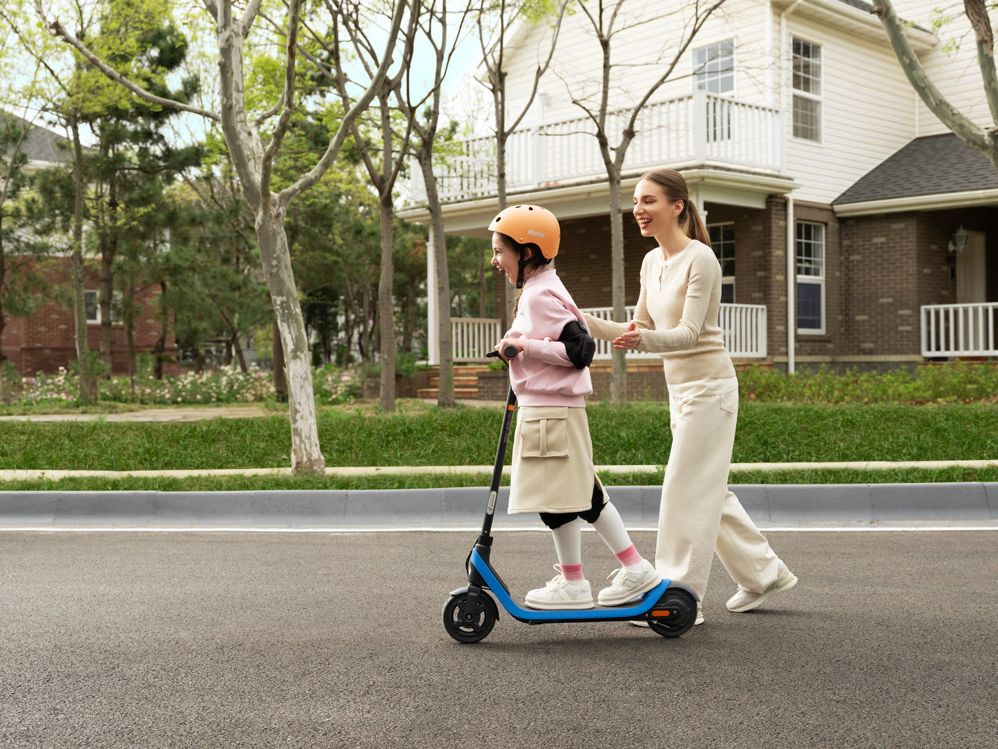 C2 Lite Segway Electric KickScooter (Blue)